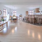 بيت للعطل Three-bedroom In