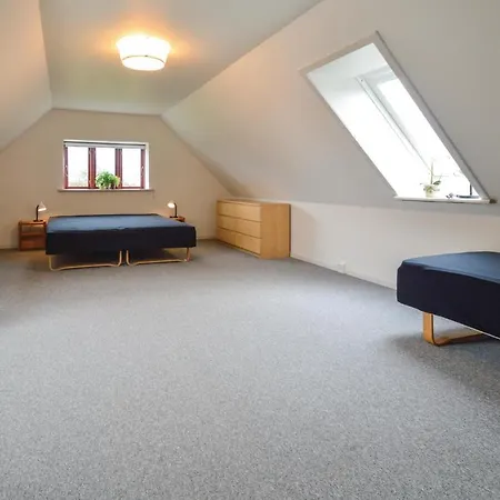 בית נופש Three-bedroom In *