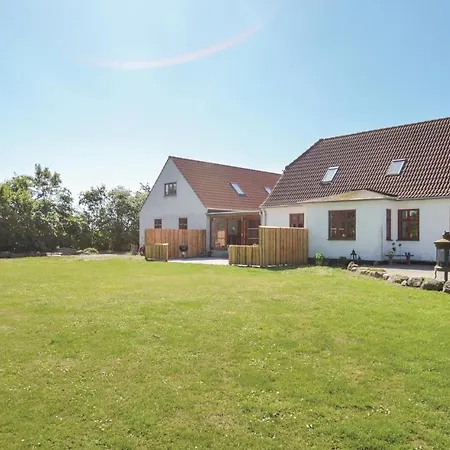 Three-bedroom In Store Heddinge