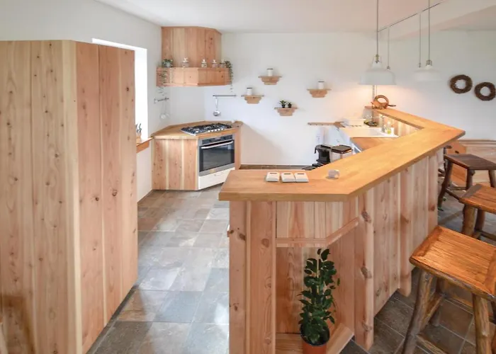 Three-bedroom In Store Heddinge