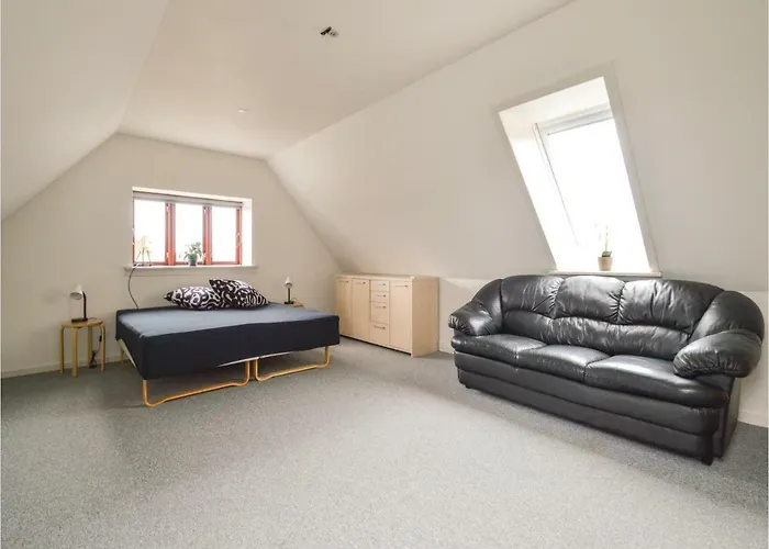 בית נופש Three-bedroom In *